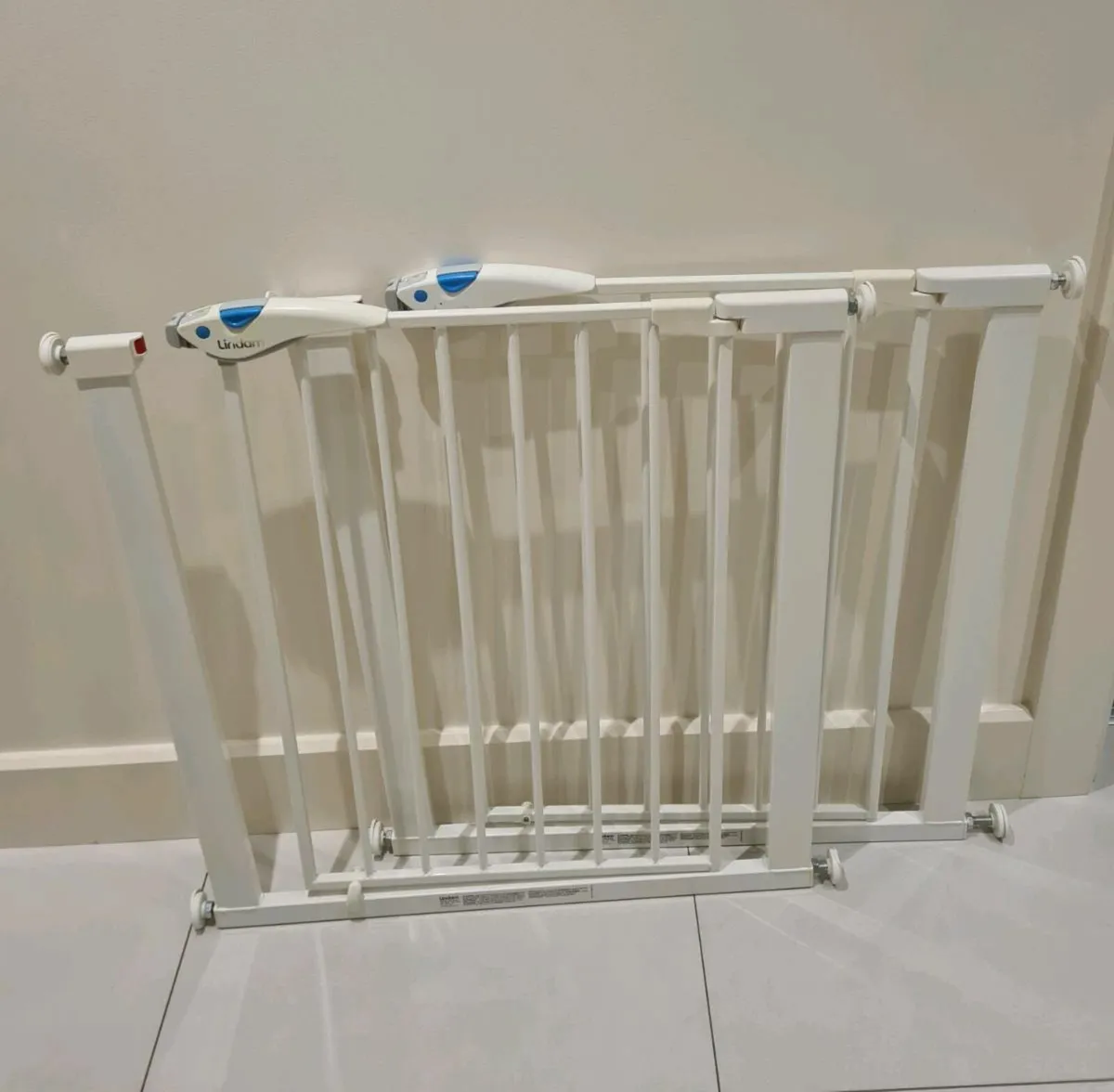 Lindam stair gate - Image 1