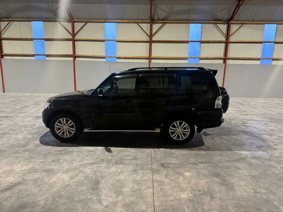 Mitsubishi pajero - Image 3