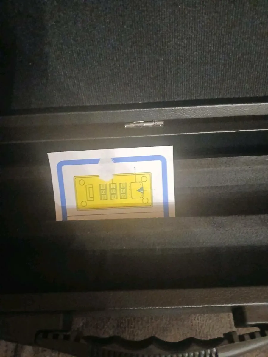 Hard Executive Snooker or pool Lockable  case - Image 3