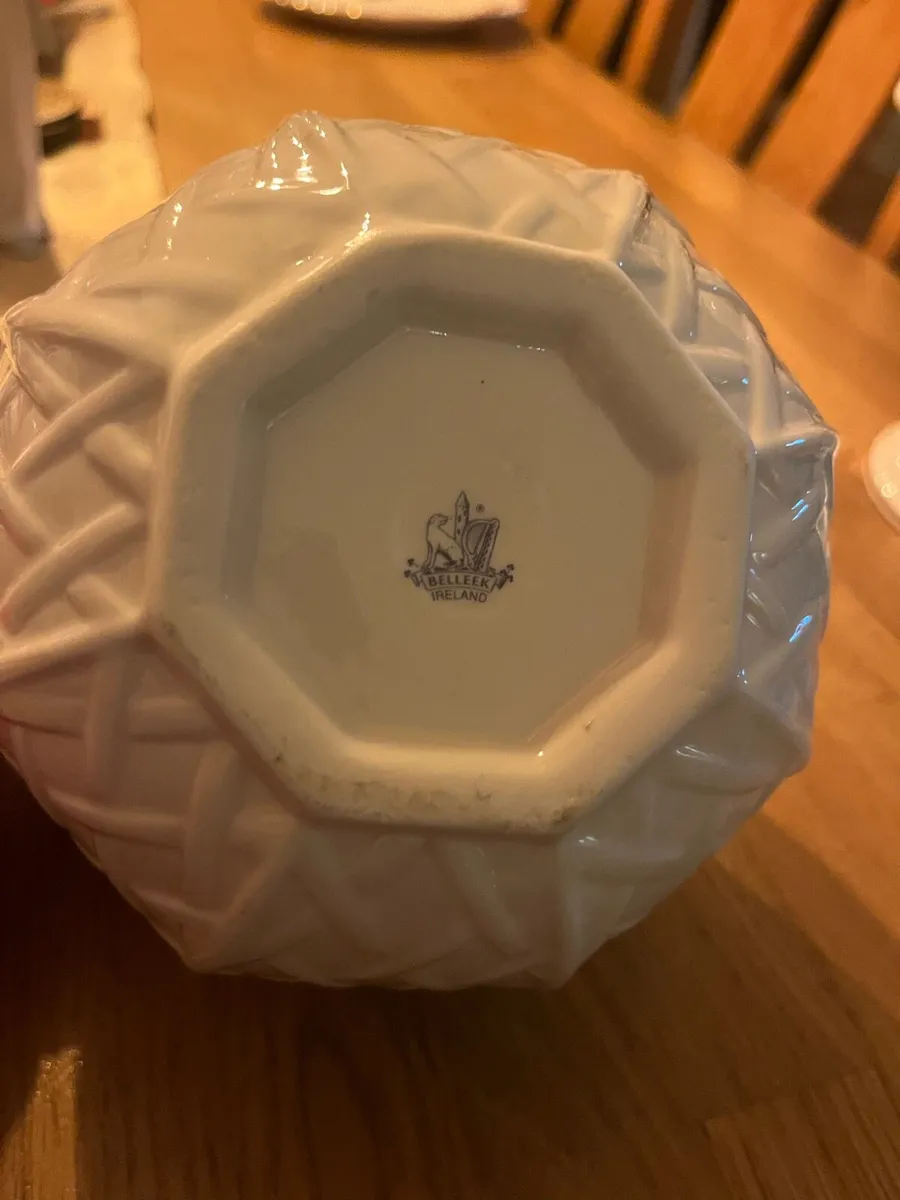 Beleek Vase - Image 3