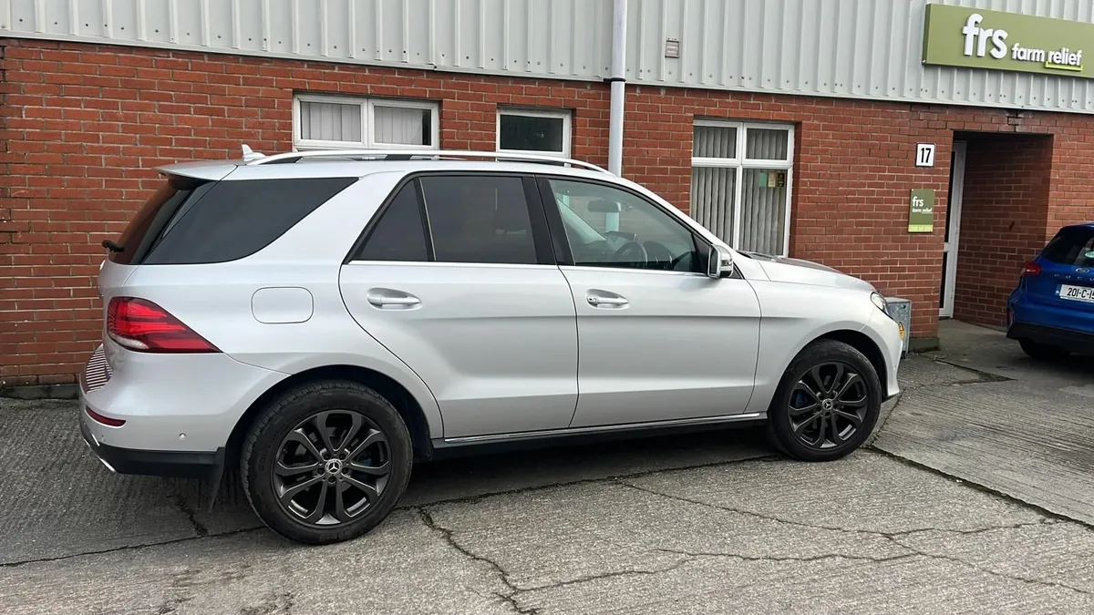 Mercedes-Benz GLE 250 D 2016 - Image 4