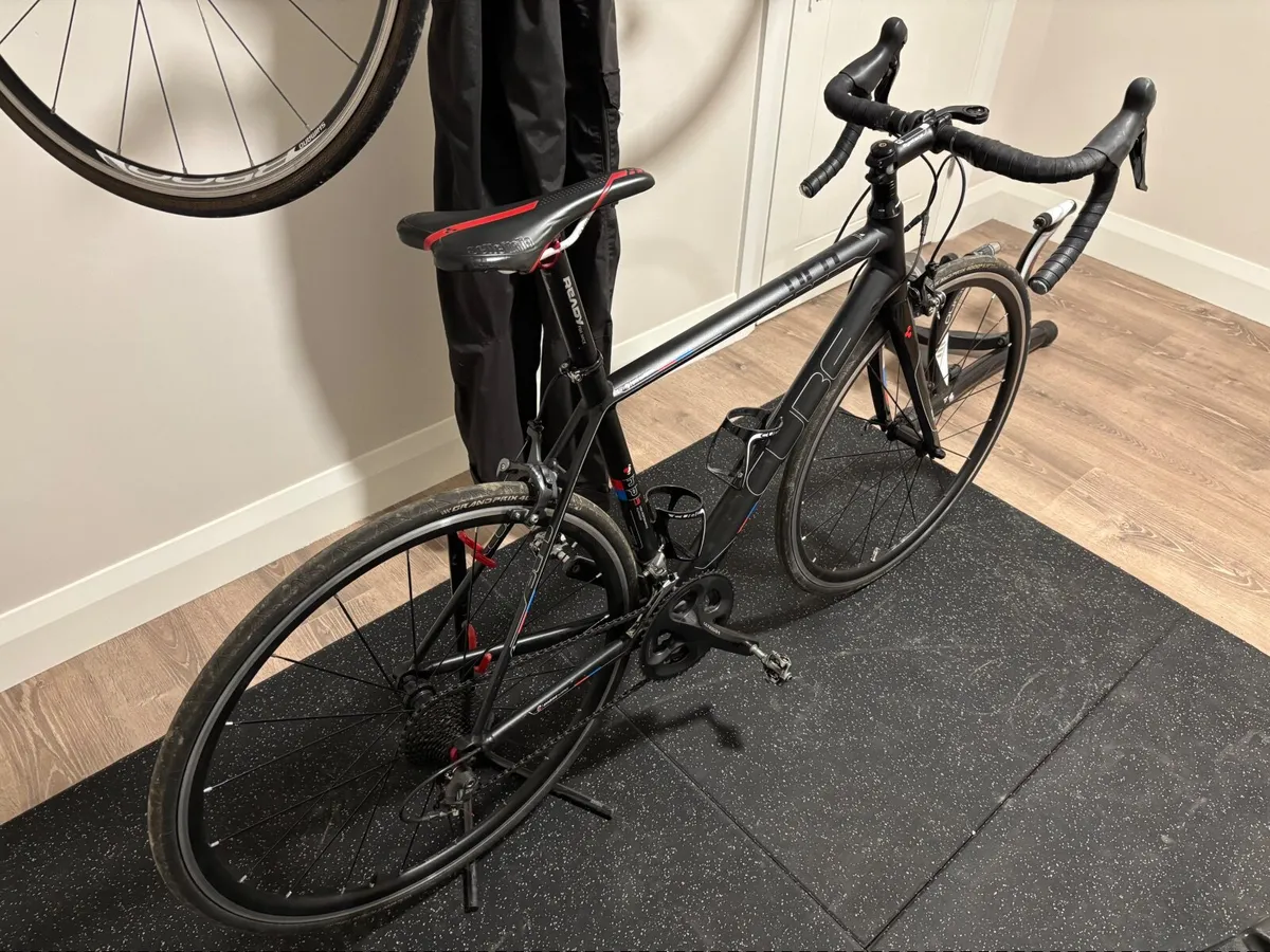 Cube Agree Road Bike - Image 1