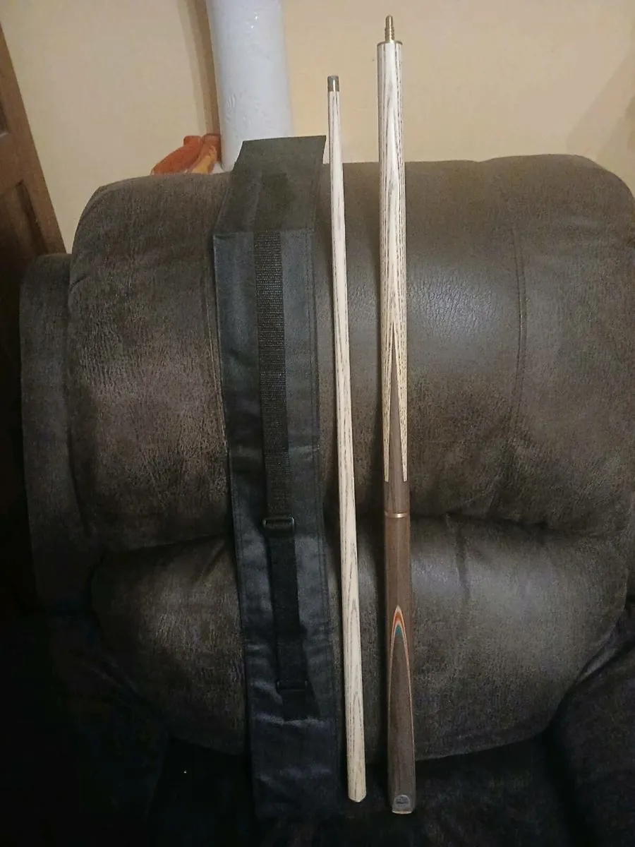 3 piece Cue with soft case