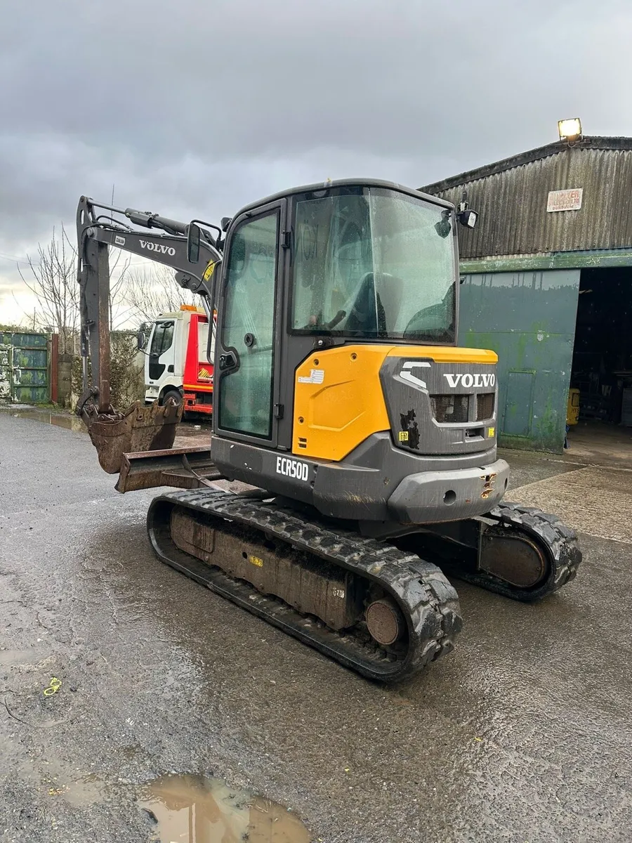 Dumper 6 tonne/ Volvo digger 5 tonne 2017 - Image 1