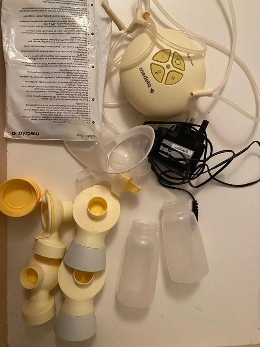 Medela Maxi Swing Double Breast Pump - Image 1