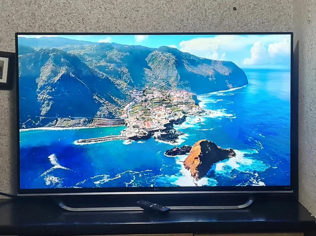 LG 55 inces 4K Ultra HD Smart 3D LED TV - Image 1