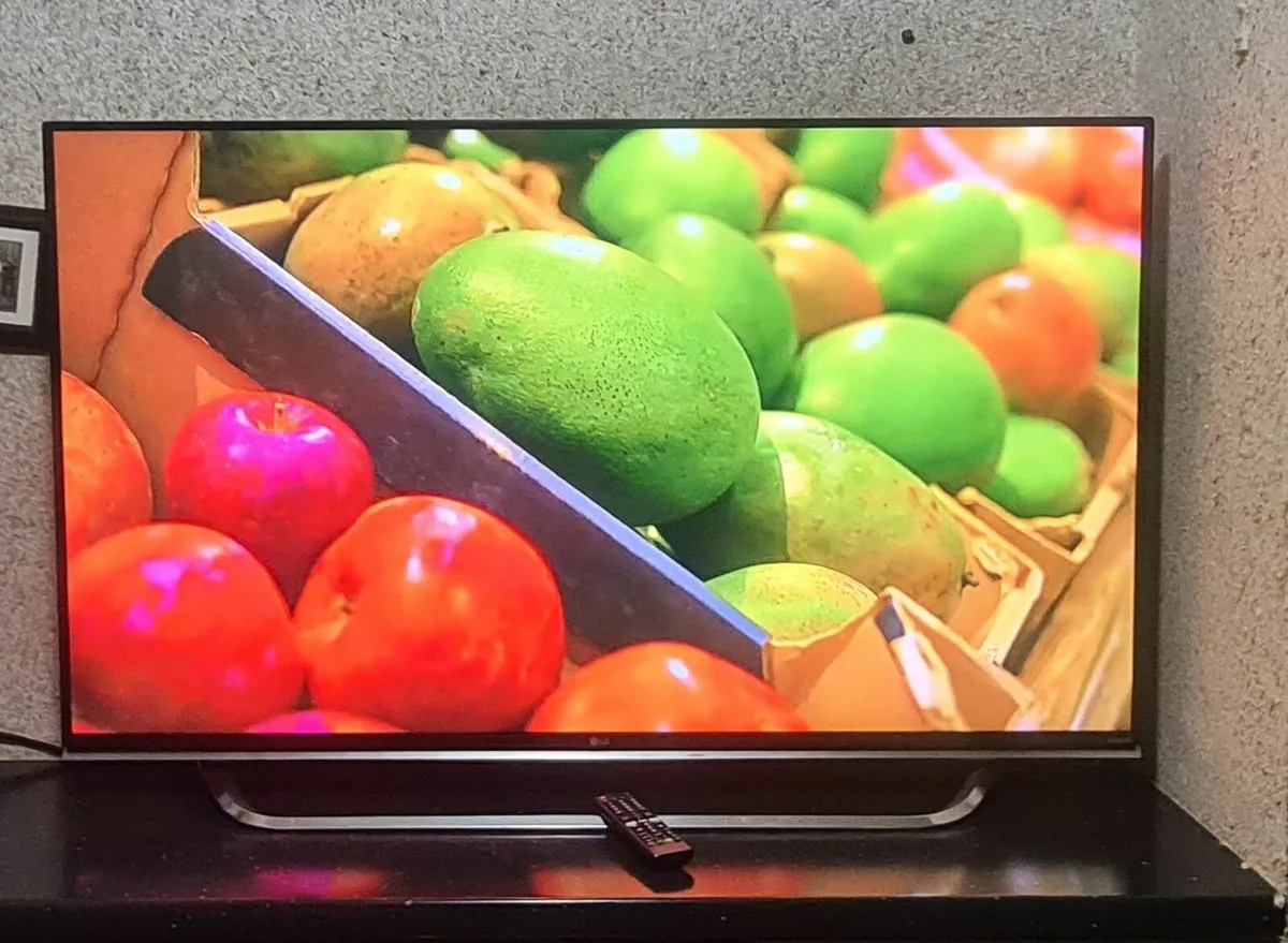 LG 55 inces 4K Ultra HD Smart 3D LED TV - Image 3