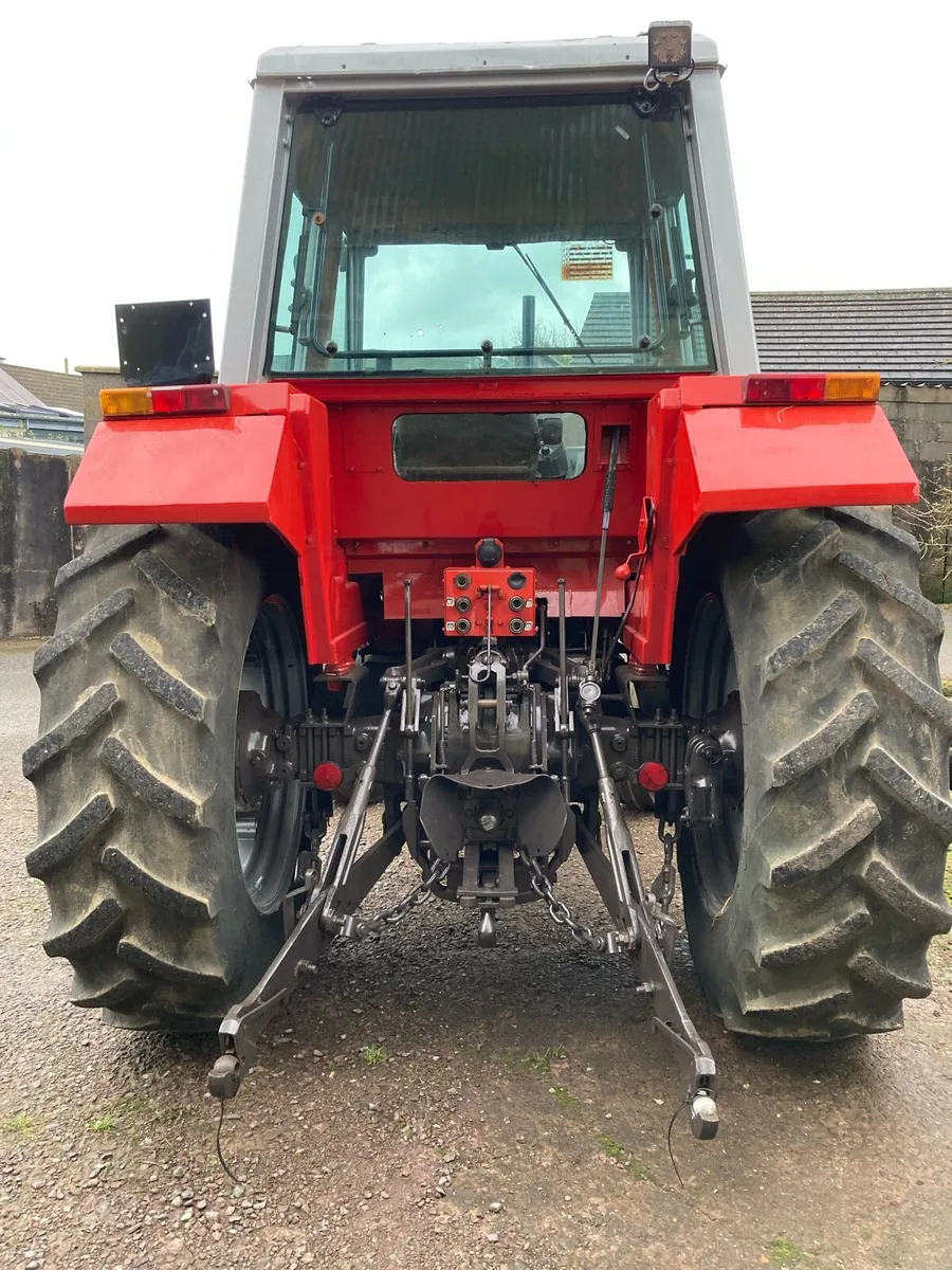 S/H Massey Ferguson 690 Tractor - Image 1