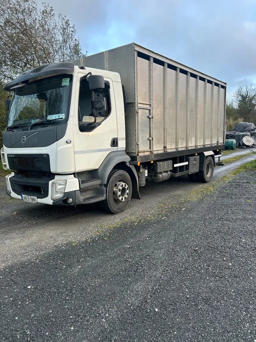 Cattle/horse  lorry - Image 2