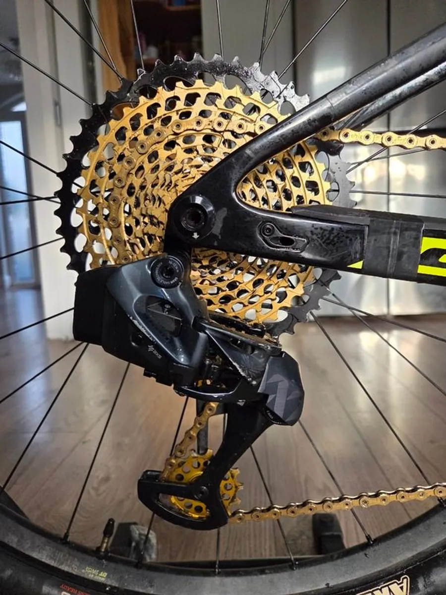 Scott Spark 900 World Cup - Top-Spec XC race bike with spare front triangle - Image 2