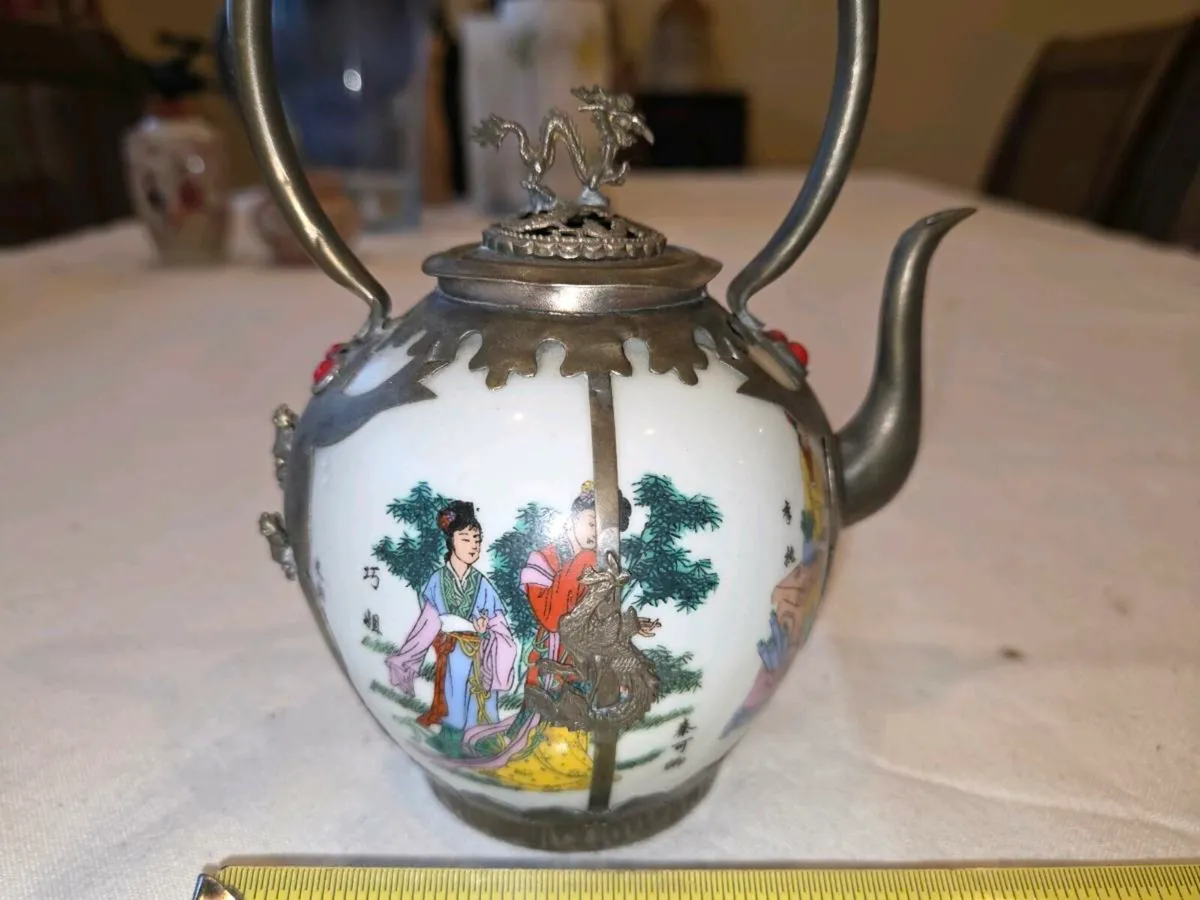Antique Chinese Tea Pot - Image 1