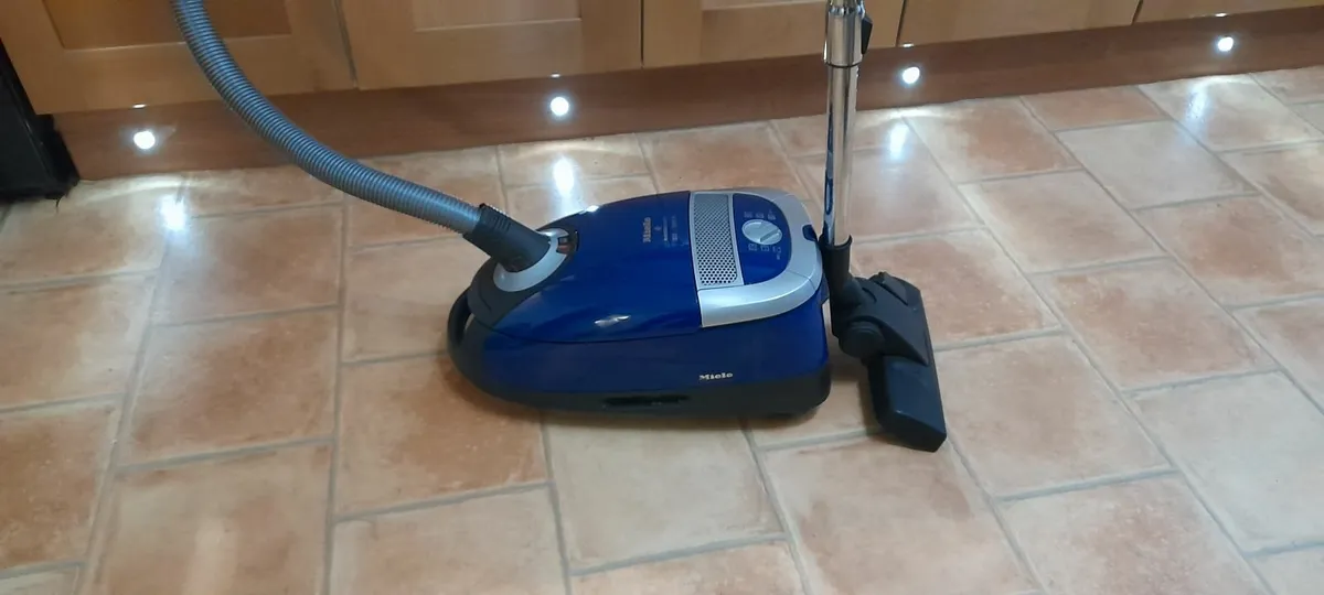 Miele vacuum/Hoover cleaner - Image 3