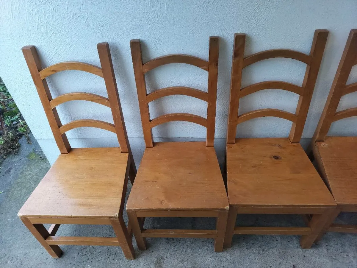 6 solid wood chairs - Image 2