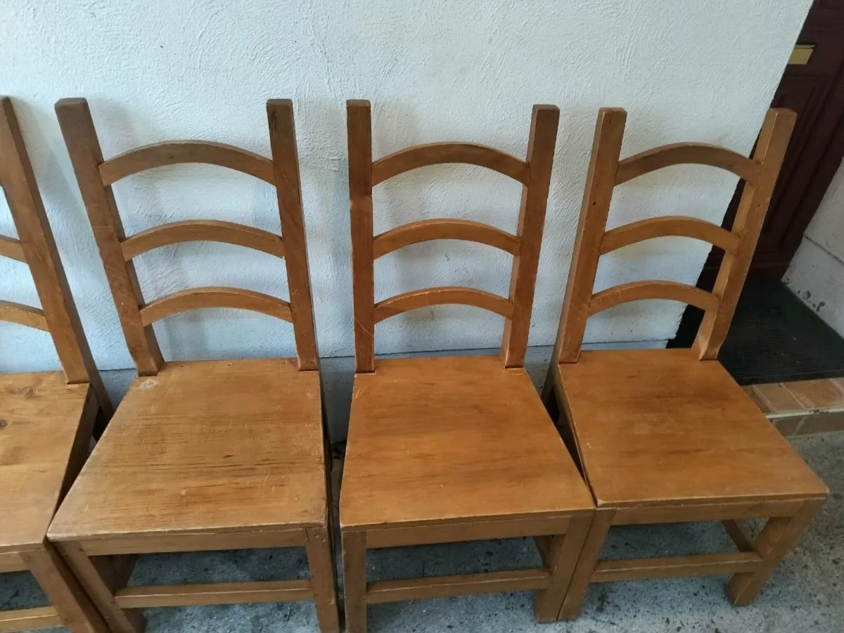 6 solid wood chairs - Image 3