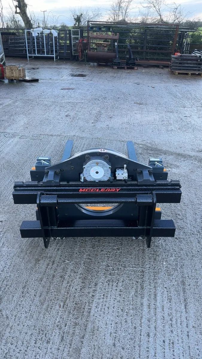 Rotating forks. JCB pin&cone euro hitch manitu - Image 2