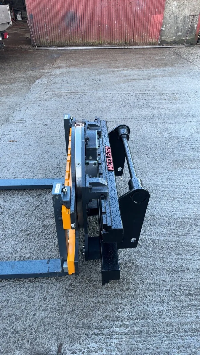Rotating forks. JCB pin&cone euro hitch manitu - Image 3