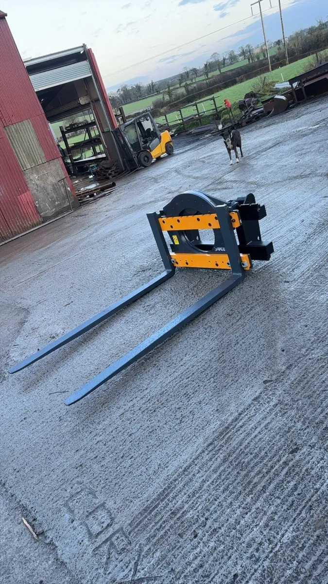 Rotating forks. JCB pin&cone euro hitch manitu - Image 4