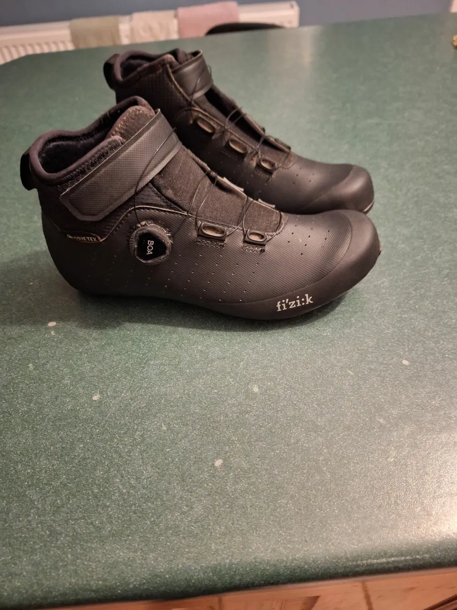 Cycling shoes - Image 3