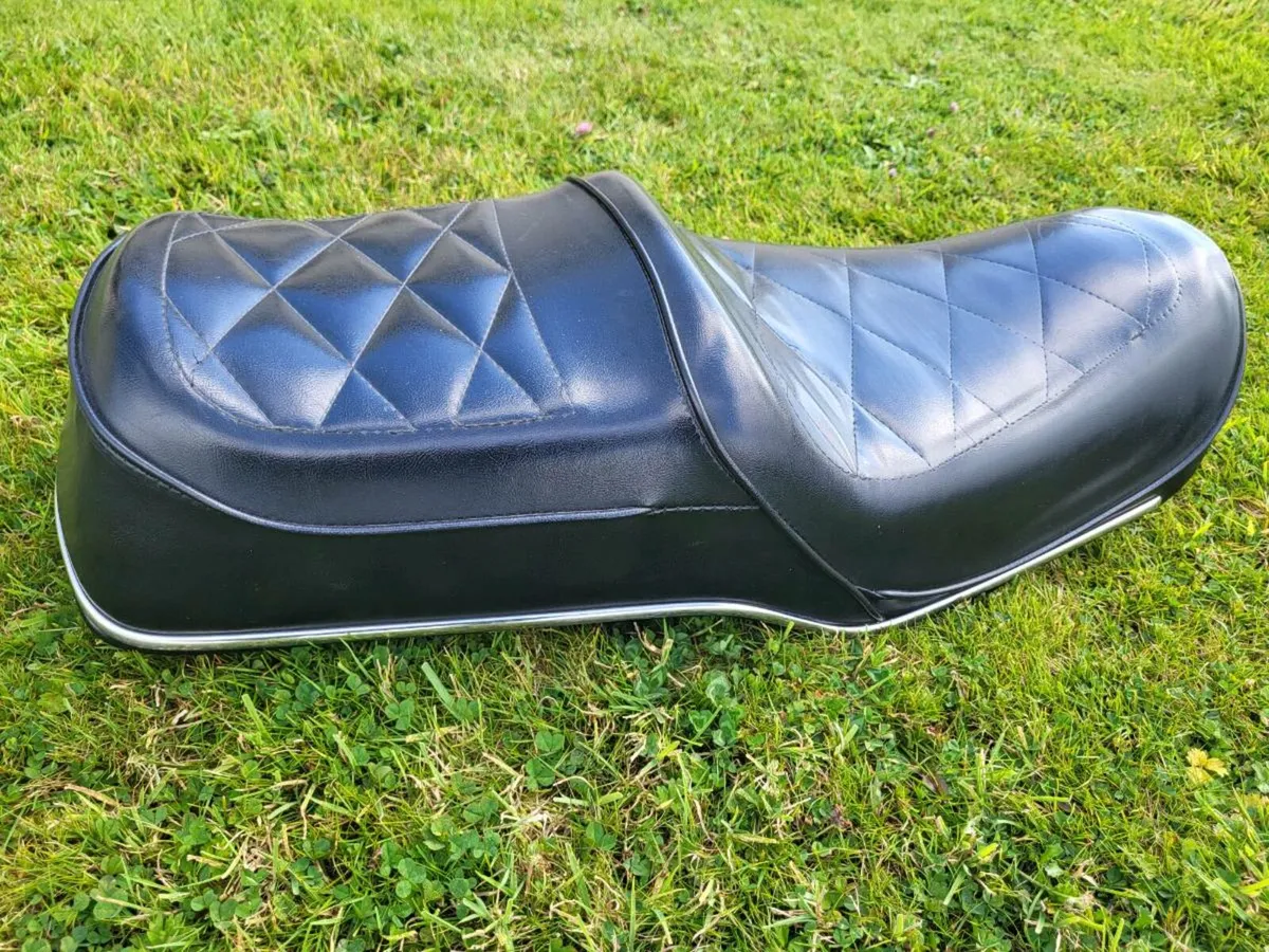 Motorcycle seat - Image 1