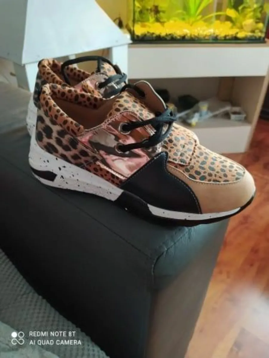 New Leopard Runners sizes 3-8 - Image 2