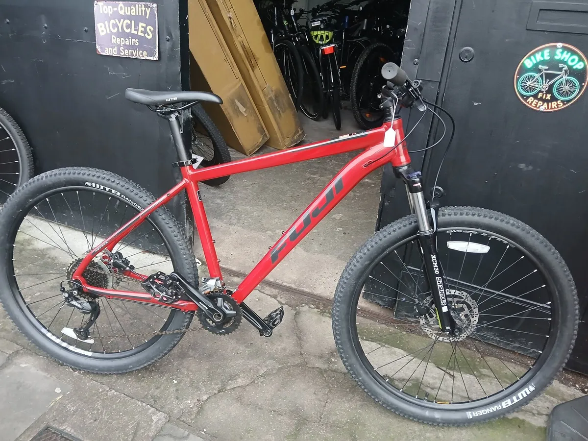 FUJI NEVADA MOUNTAIN BIKE