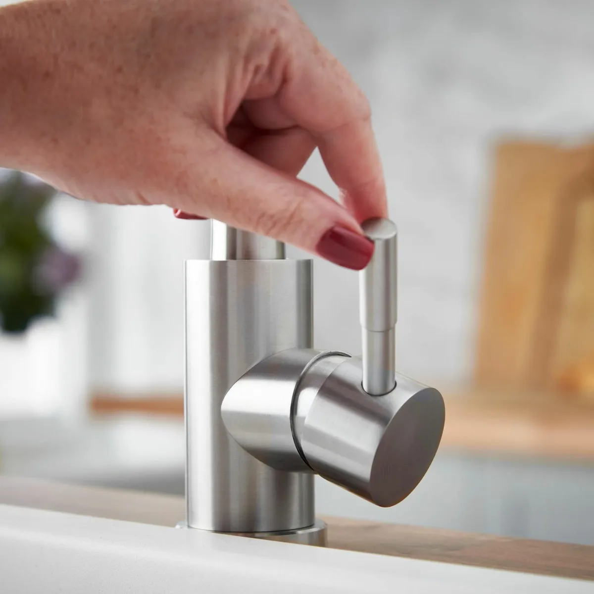 Verto Mono Mixer Kitchen Tap – High Arc Monobloc - Image 4