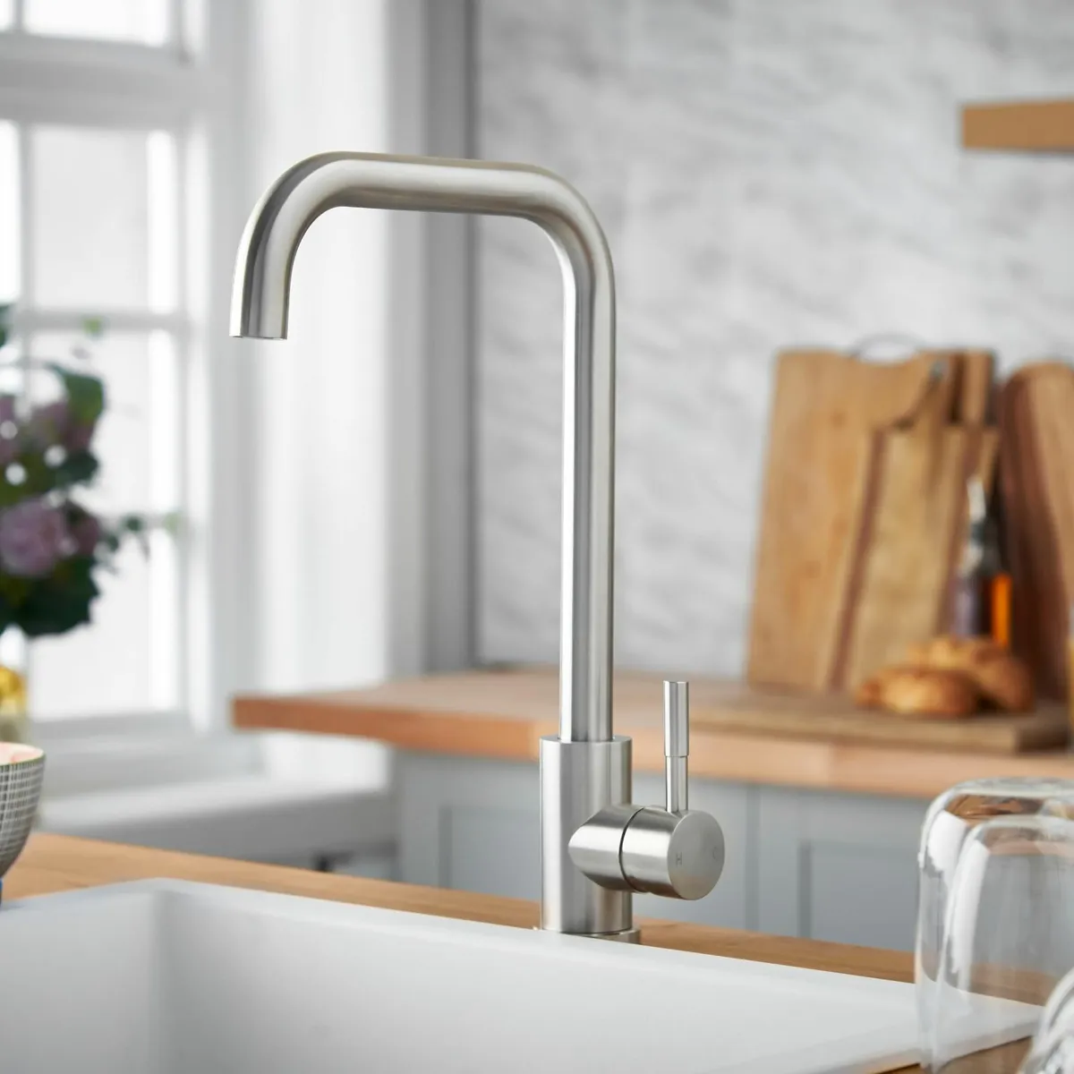 Verto Mono Mixer Kitchen Tap – High Arc Monobloc - Image 1