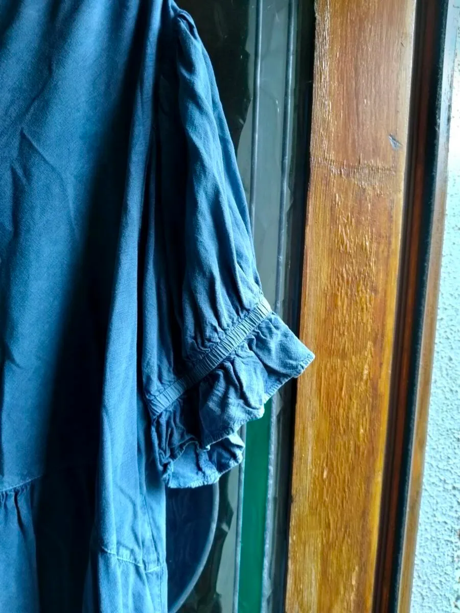 New look Curves Denim tiered smock dress, mid slee - Image 3