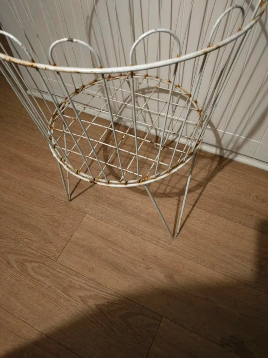 Circular Iron shop stand.some wear and tear, would - Image 2
