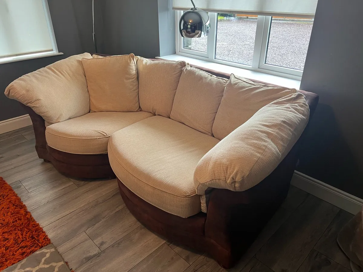 Large 3 seater couch - Image 2