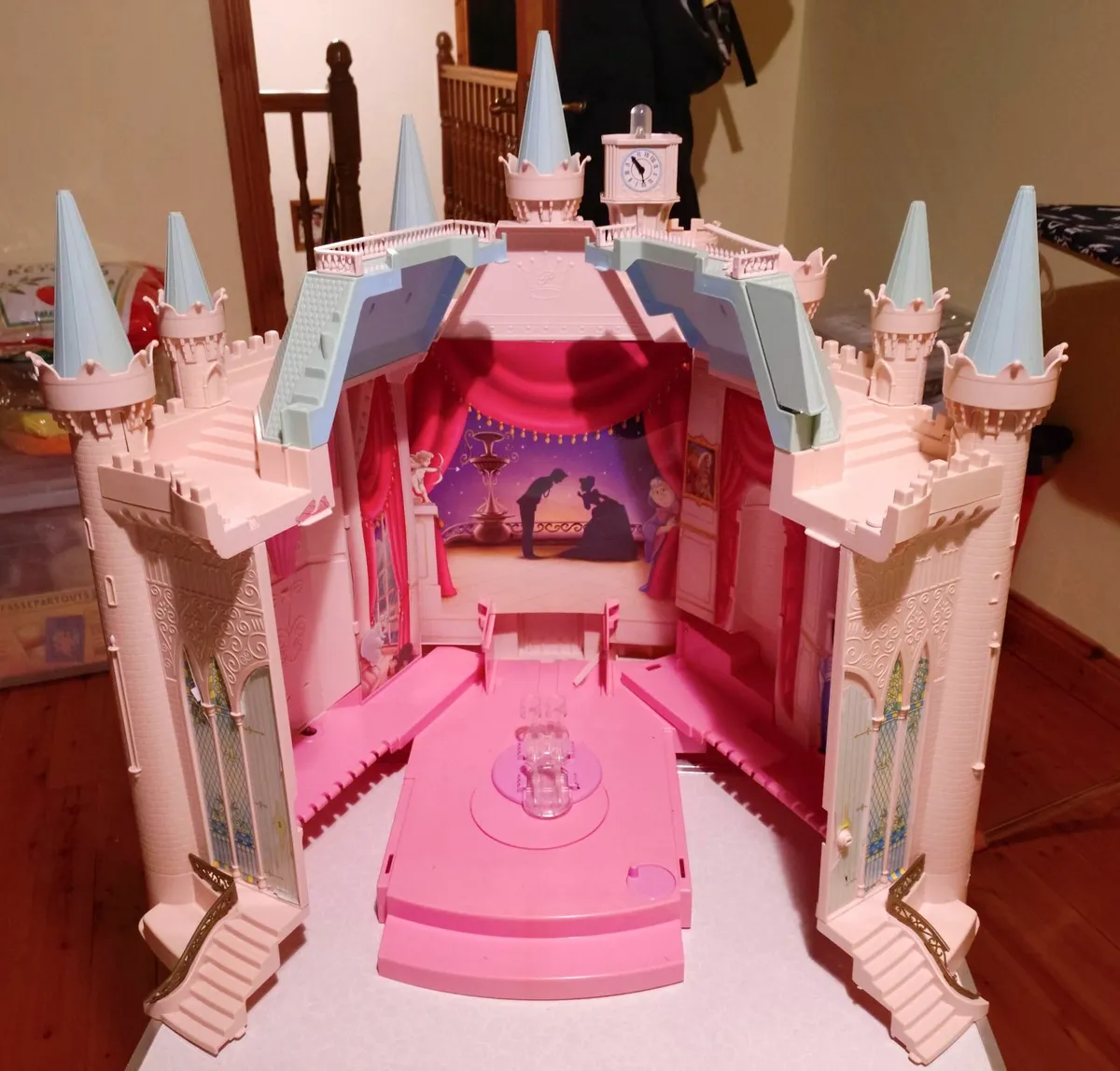 Plastic Princess Castle (used). - Image 3
