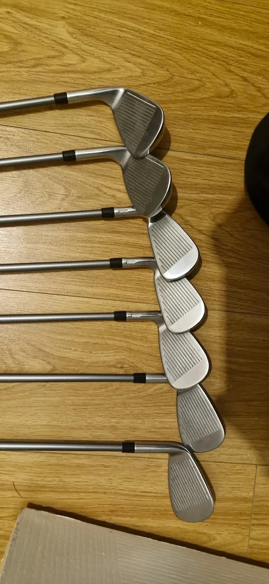 Taylormade Q1 iron set - Image 2