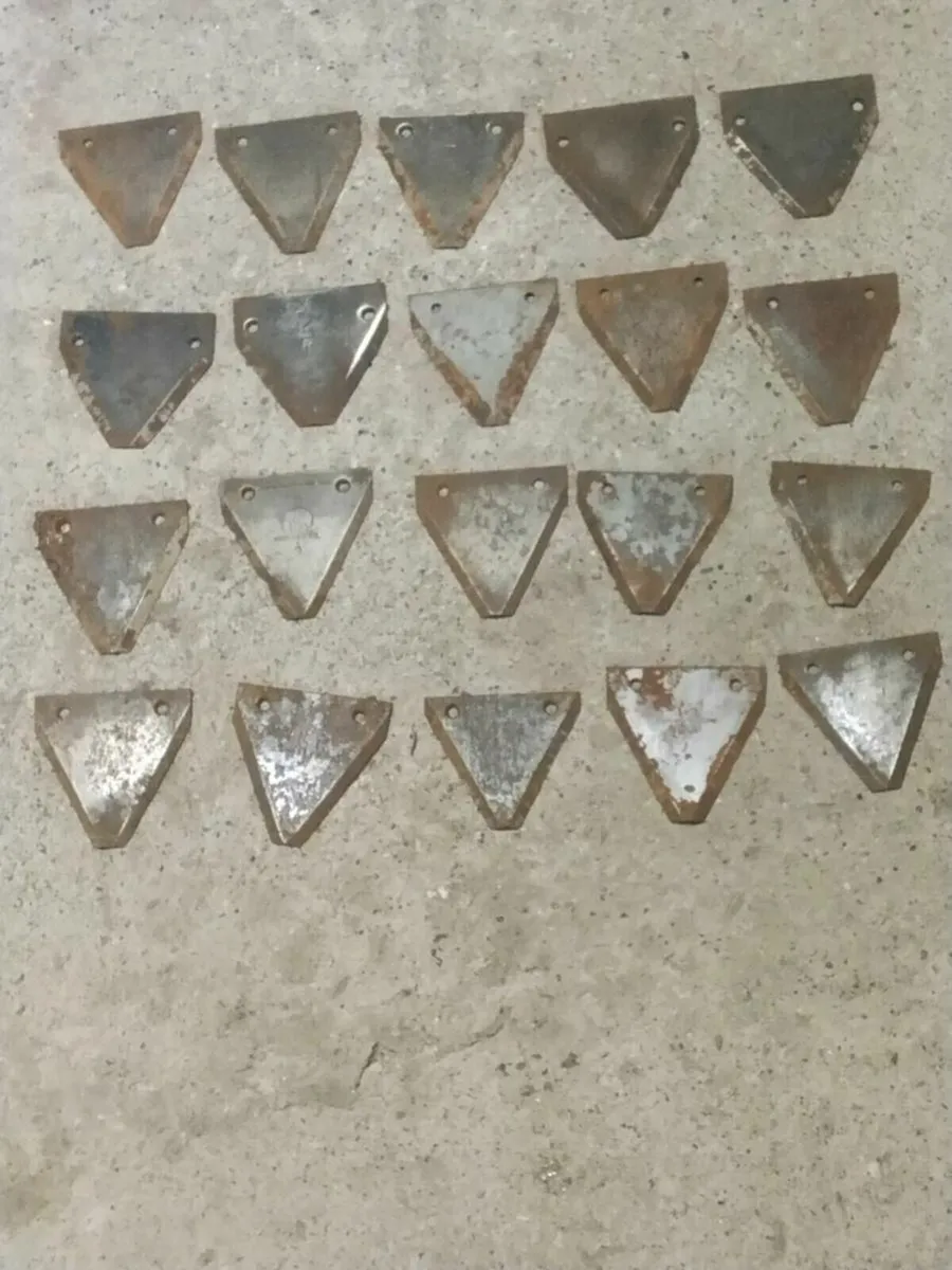 20. Vintage sickle mower sections - Image 1