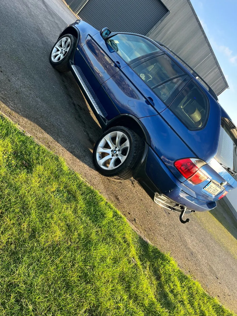 BMW X5 - Image 2