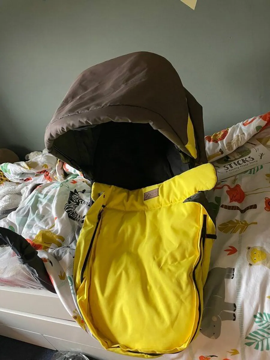 Mountain Buggy Terrain, with Carrycot & more! - Image 3