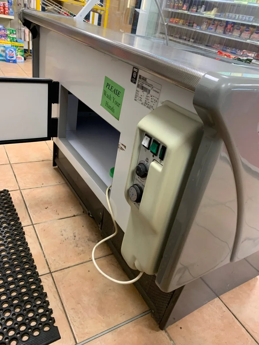 Deli display fridge - Image 3
