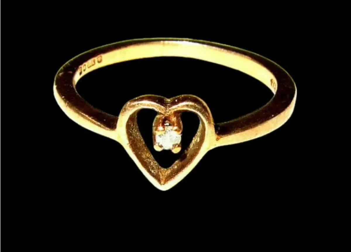 Vintage 9ct Hallmarked Diamond Suspension Ring - Image 1