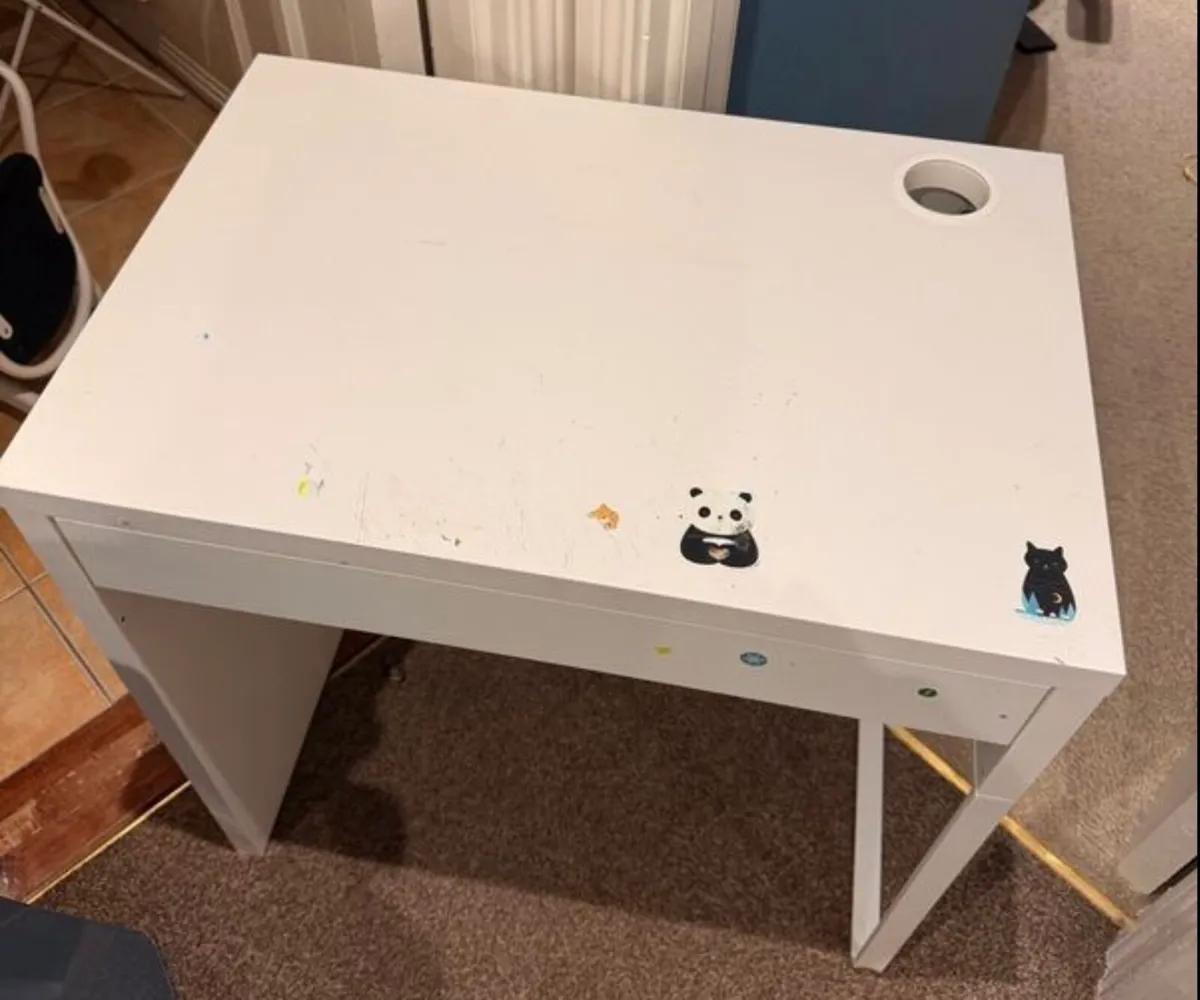 Desk with drawer - Image 1