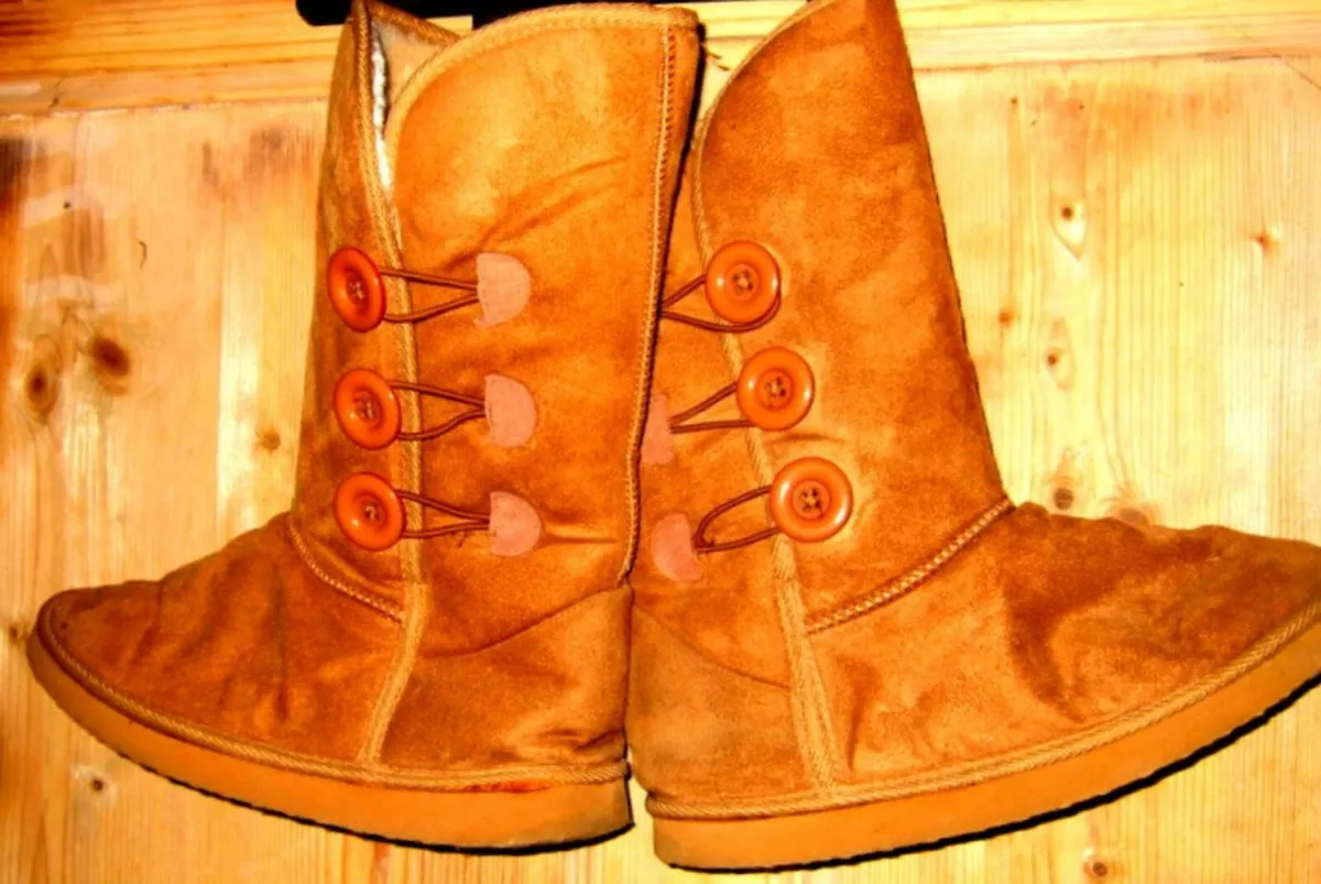 BNWT Ladies Boots-Size 6.5 - Image 4