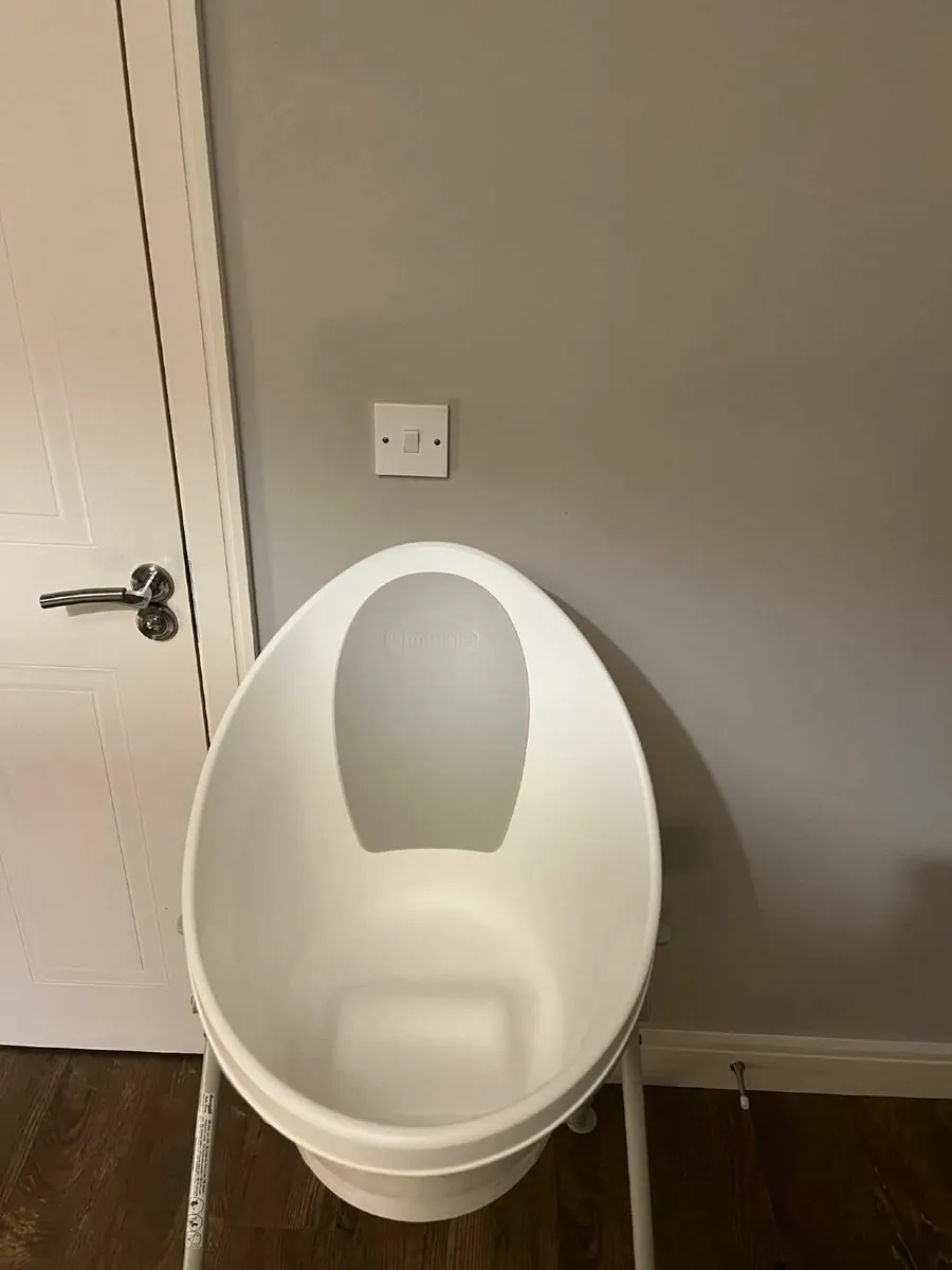 Baby Bath with Stand - Image 1