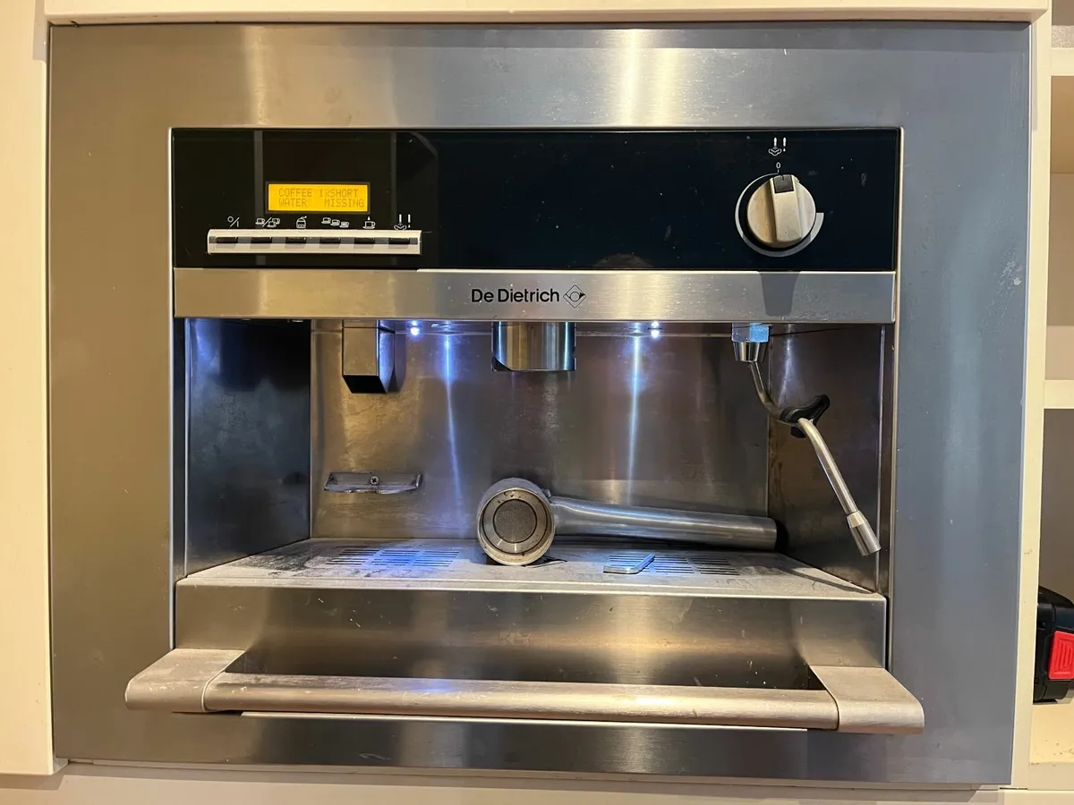 De Dietrich Integrated Coffee Machine – DED400XP12 - Image 1