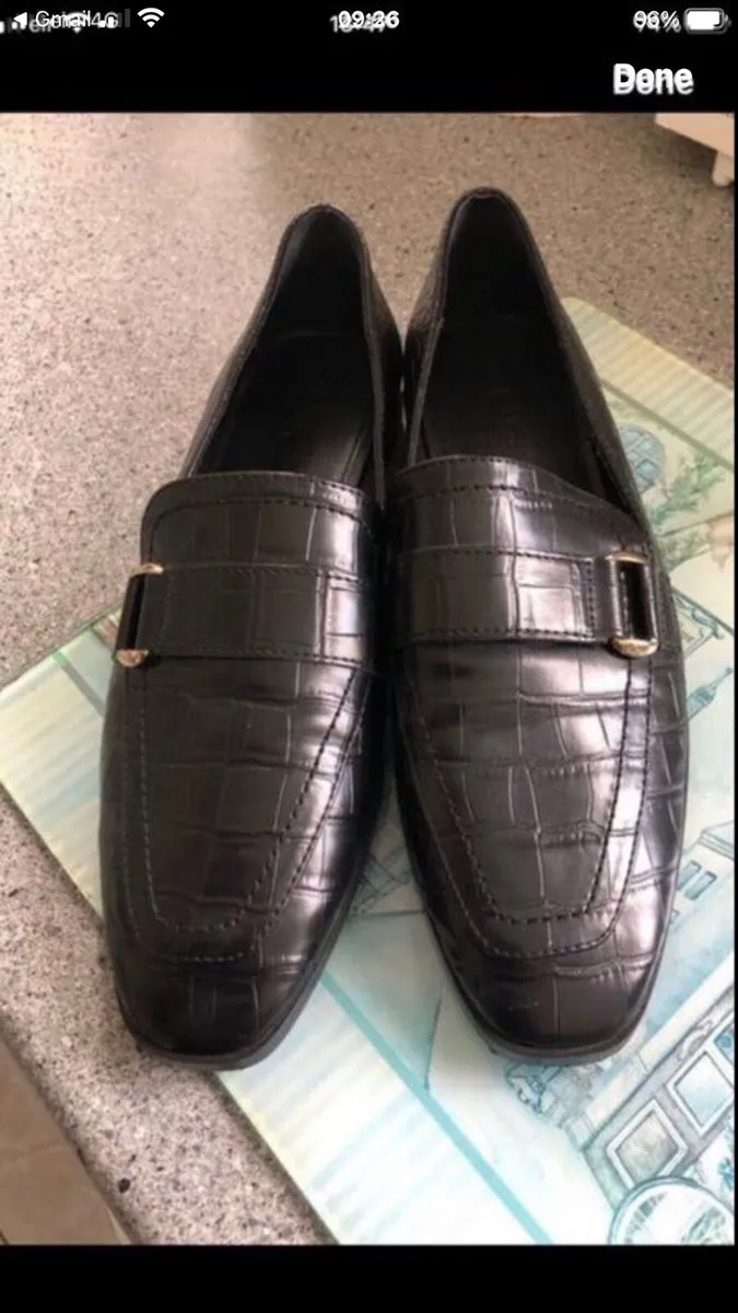 Ladies new shoes size 6 €20 - Image 1