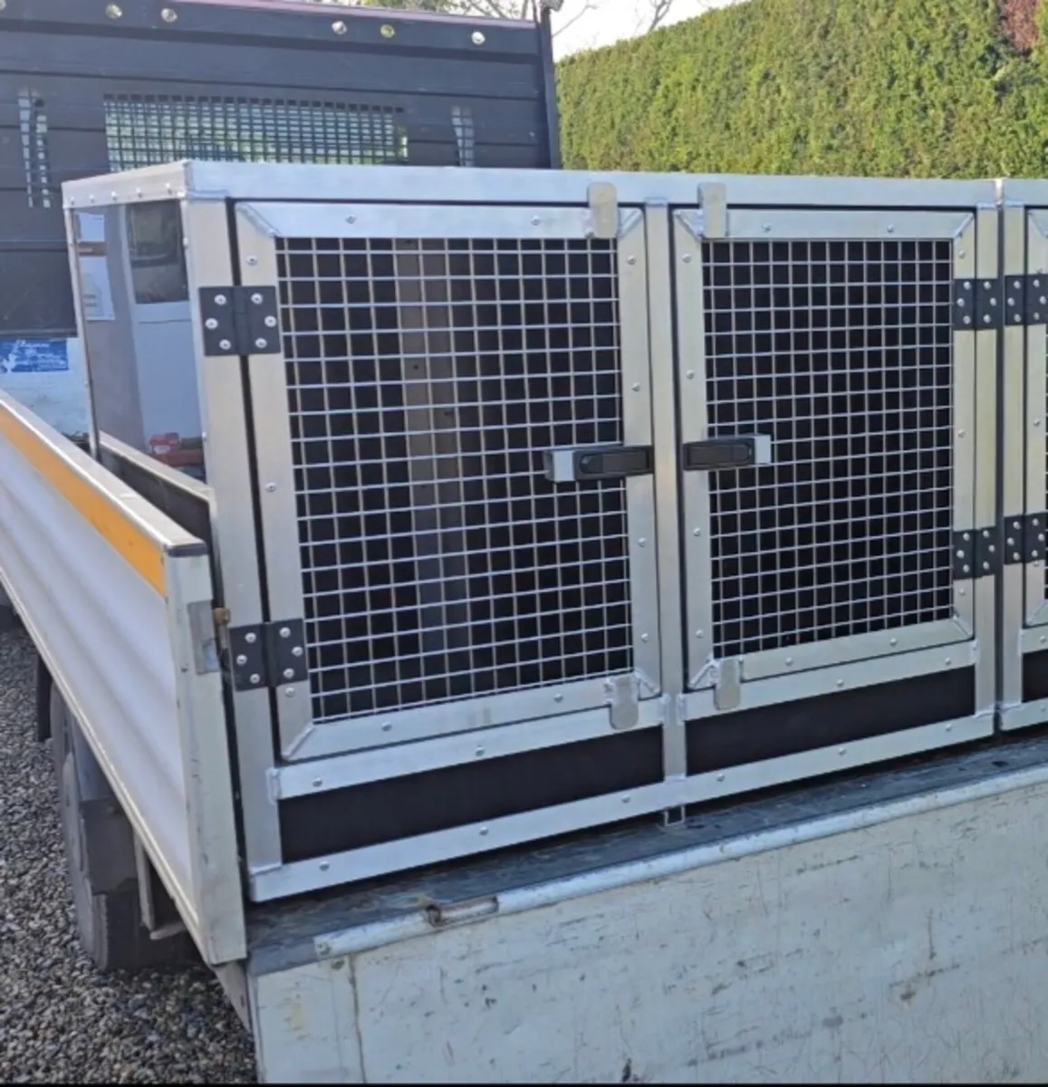 Large aluminium dog transportation box - Image 1