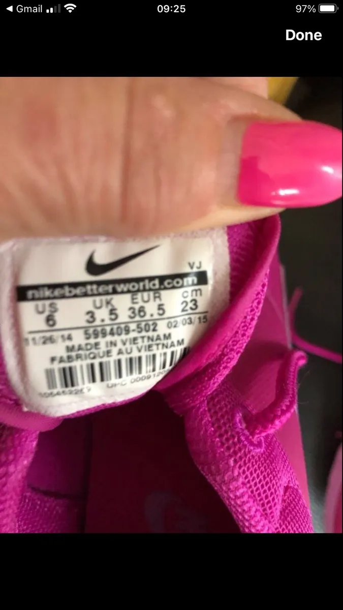 Girls Nike trainers size 3.5 €20 - Image 3