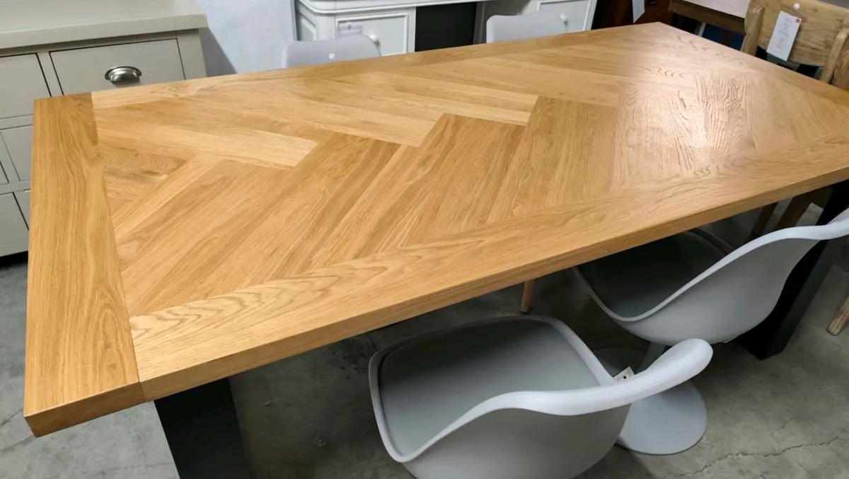 2.0m Solid Oak Dining Table Ex Display Like New - Image 2