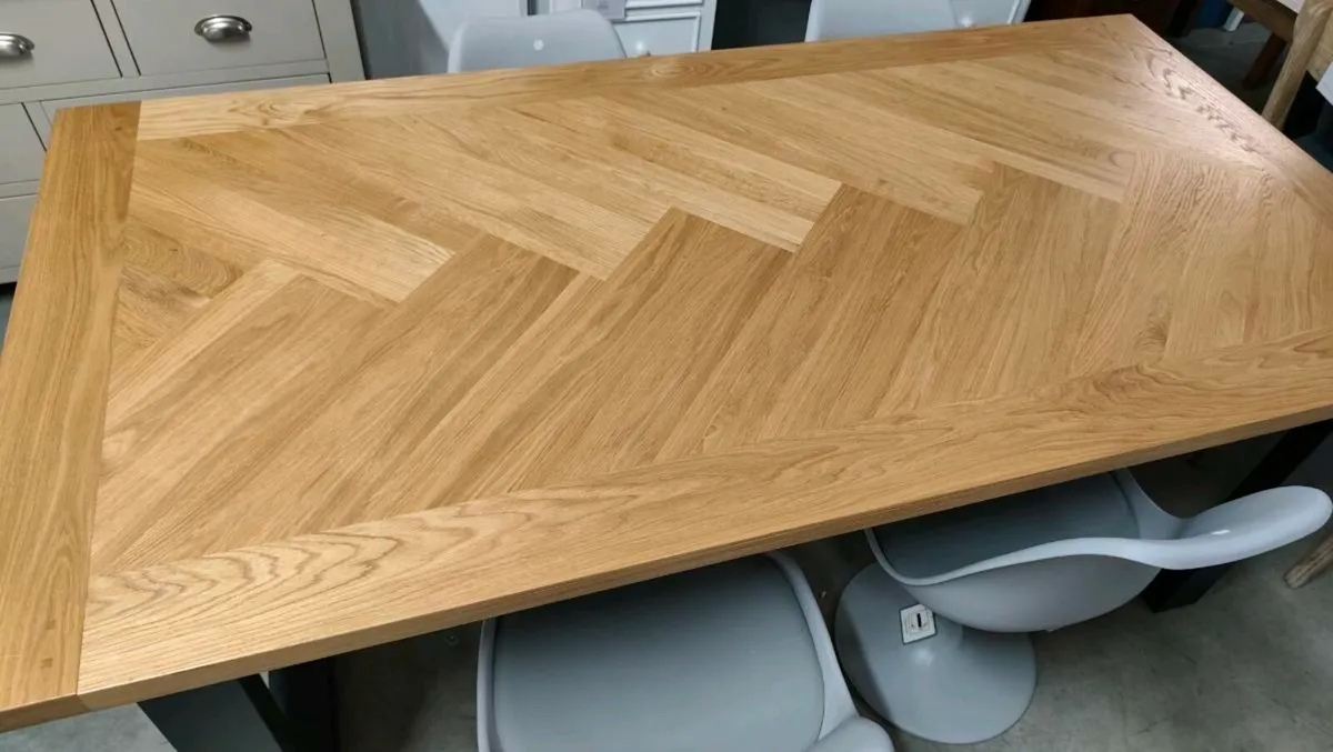 2.0m Solid Oak Dining Table Ex Display Like New - Image 3