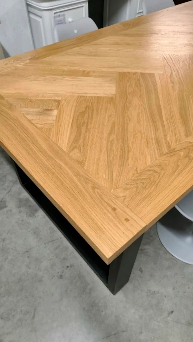 2.0m Solid Oak Dining Table Ex Display Like New - Image 4