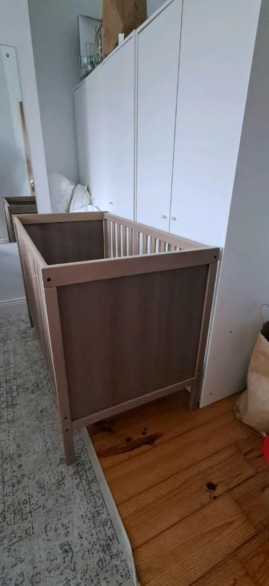 Baby cot - Image 3