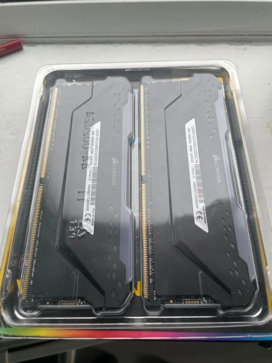 Corsair Vengeance RGB PRO 16GB DDR4 2x8 - Image 3