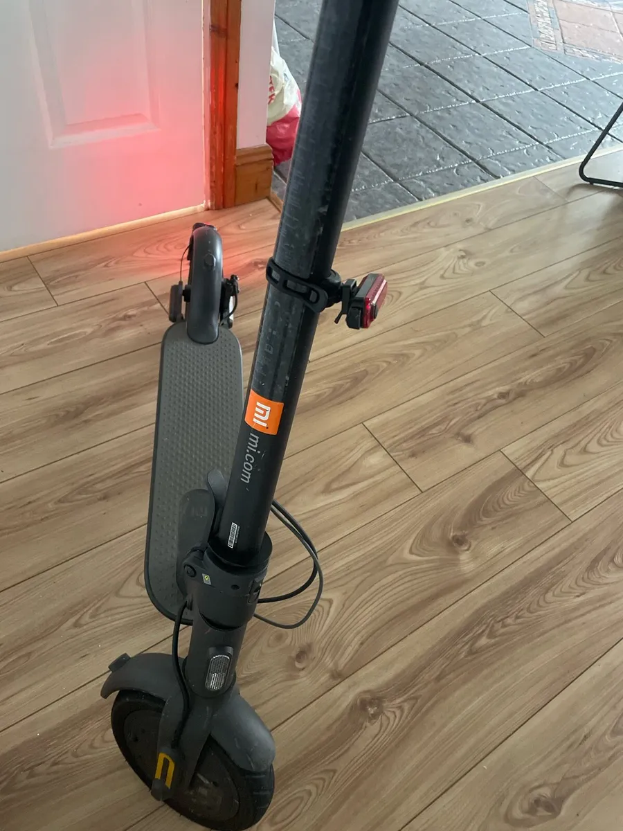 Xiaomi Mi Electric Scooter 1S - Image 3